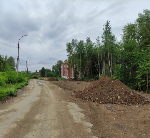 К работам по реконструкции дороги по ул. Энергетиков подрядчик обещал “ЖКС” вернуться к 1 августа. 